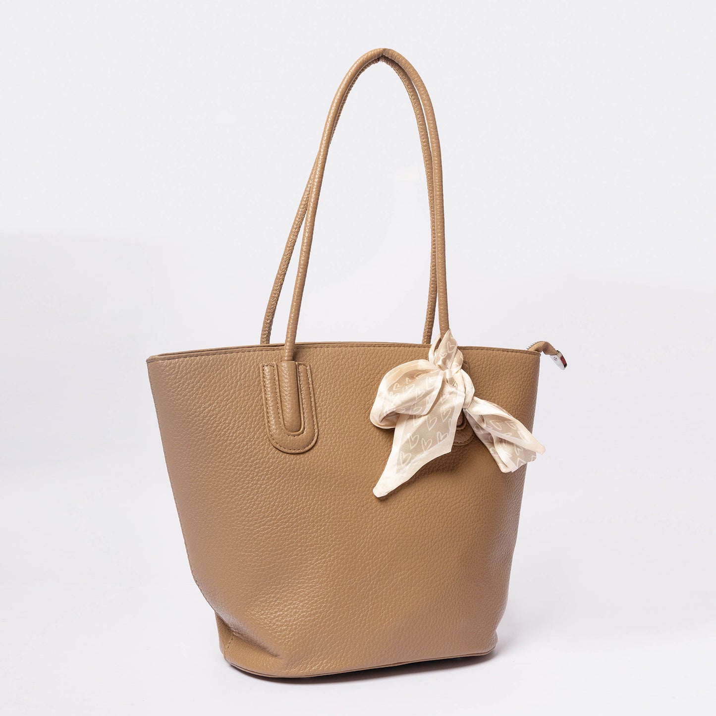 "Seréne Luxe Olive Grace adjustable strap and hardware detail"