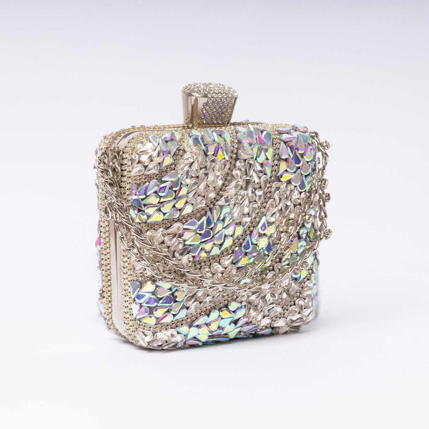 "Elára Luxe Aurora Silver interior compartment and chain strap"
