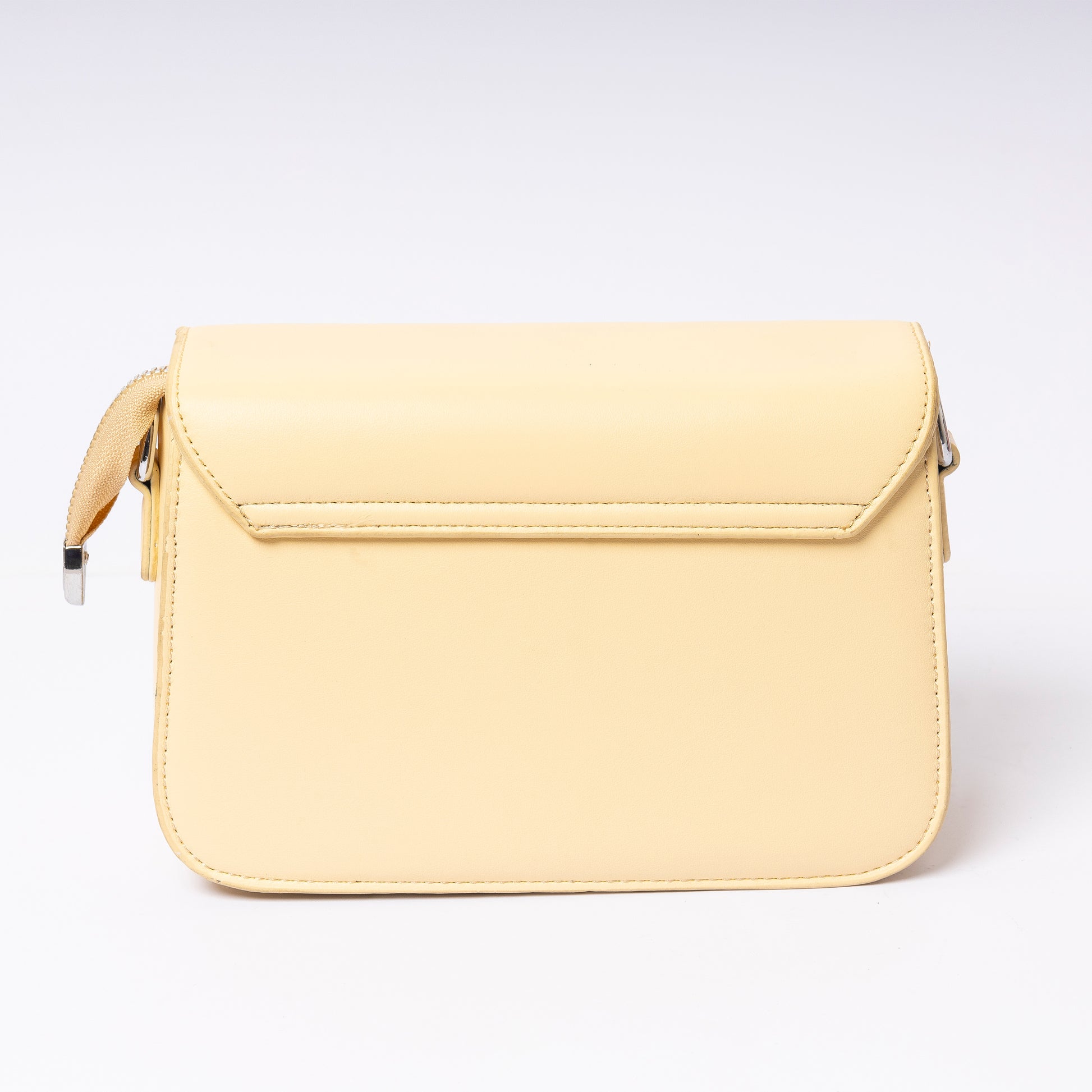 "Amélie Butter Cream interior compartment and organization"