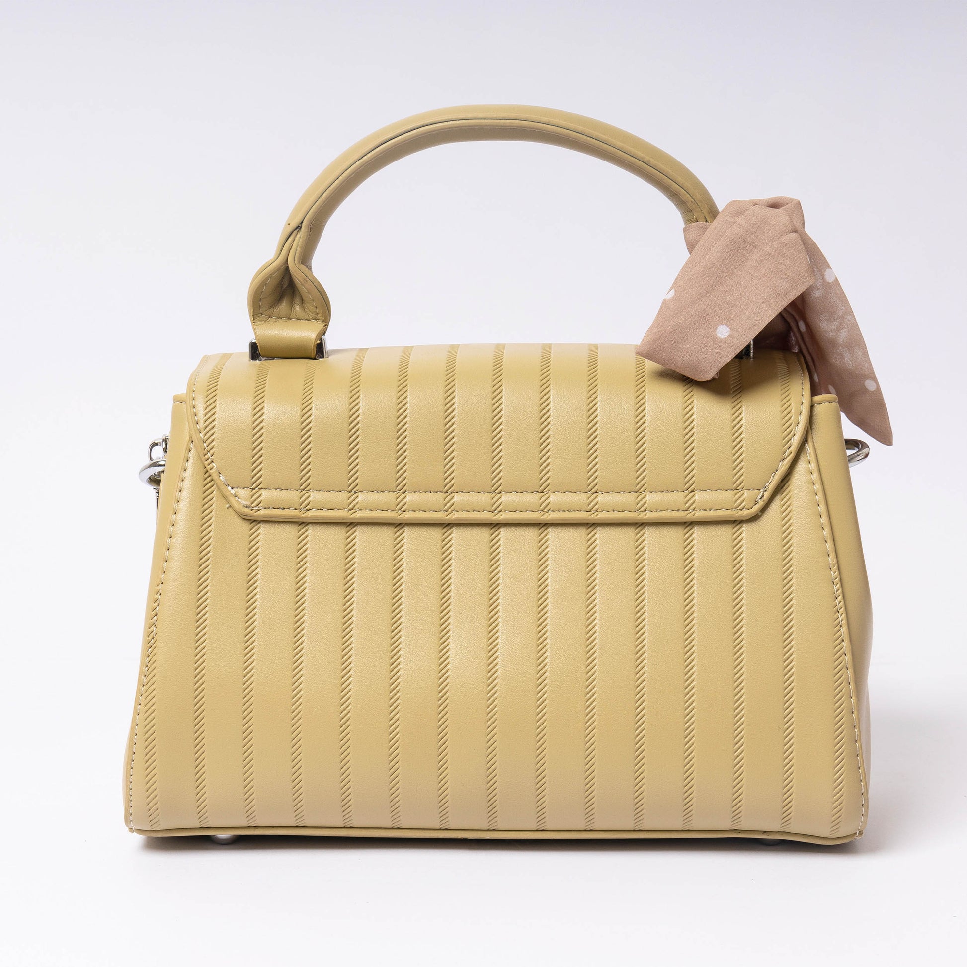 "Celína Sage Green interior compartment and organization"
