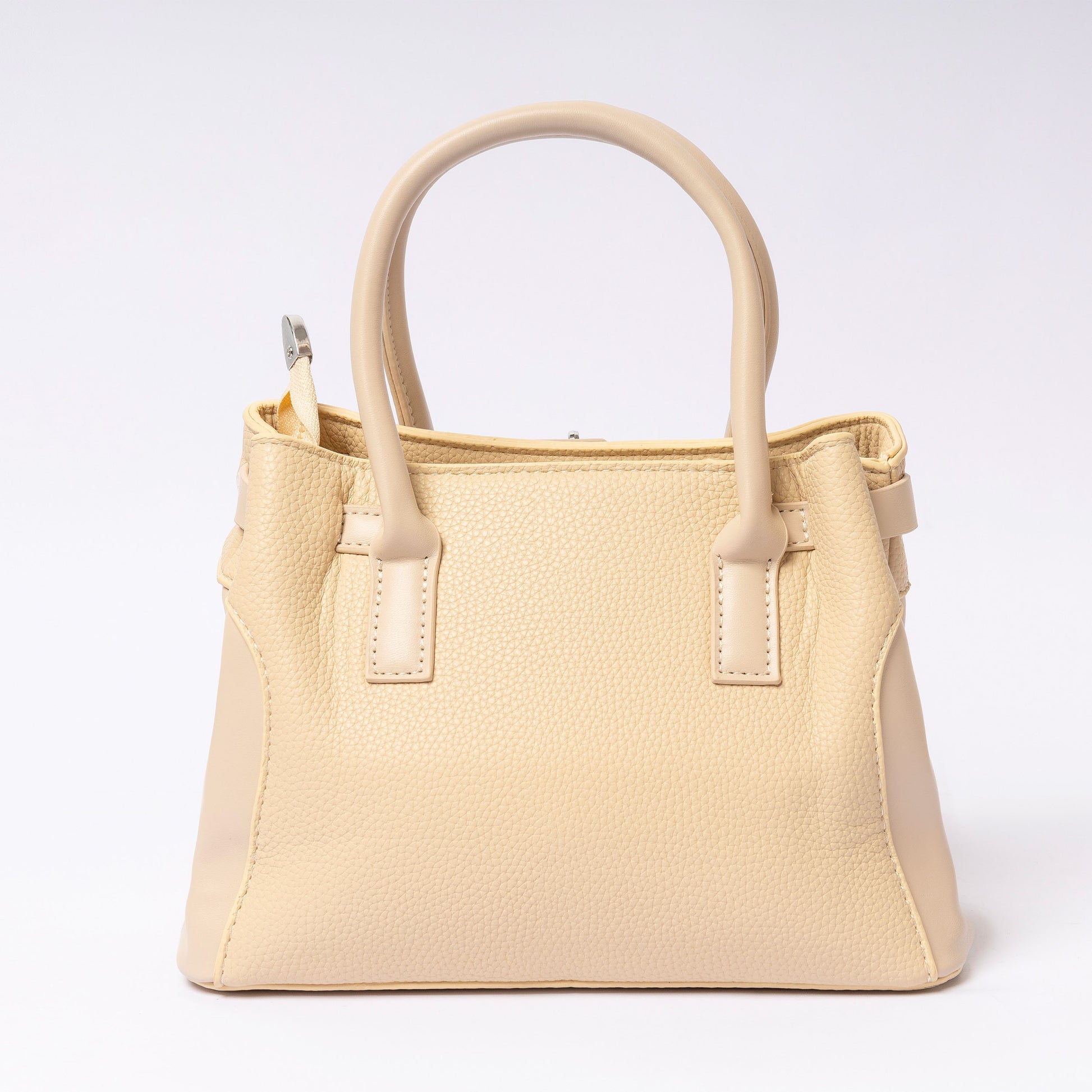  "Calára Ivory Grace interior compartment detail"
