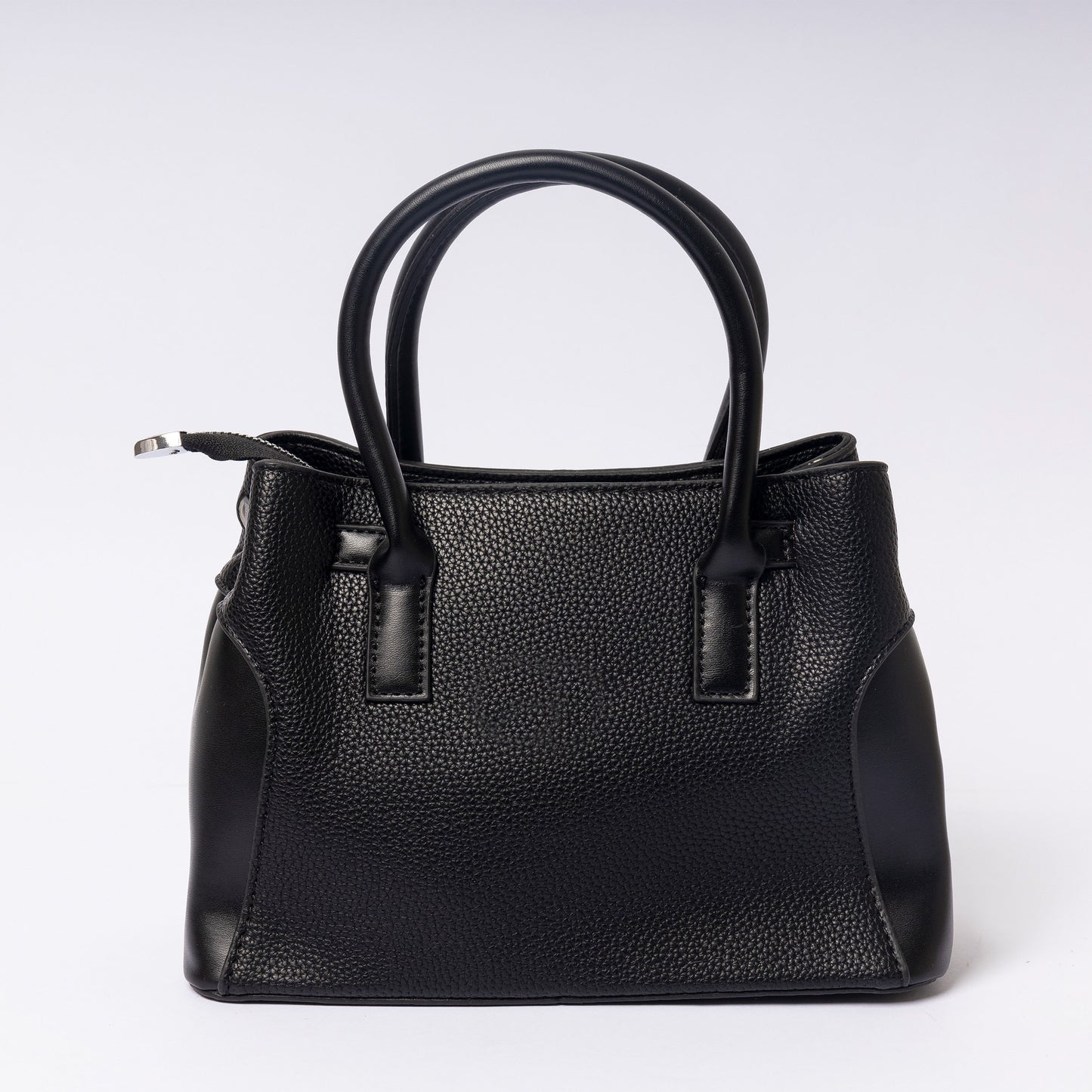 "Calára Noir Luxe interior compartment and pocket detail"
